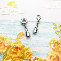 שפתון אדום Charm