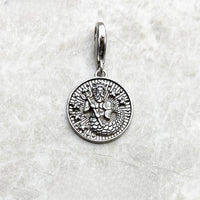 סימן גלגל המזלות Charm