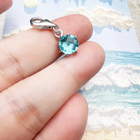 Encanto de piedra azul