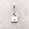 キーでロックします Charm ペンダント