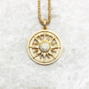 黄金の太陽のネックレス